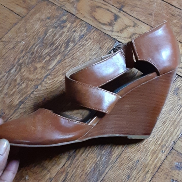 Shoes - Picture 2 of 5